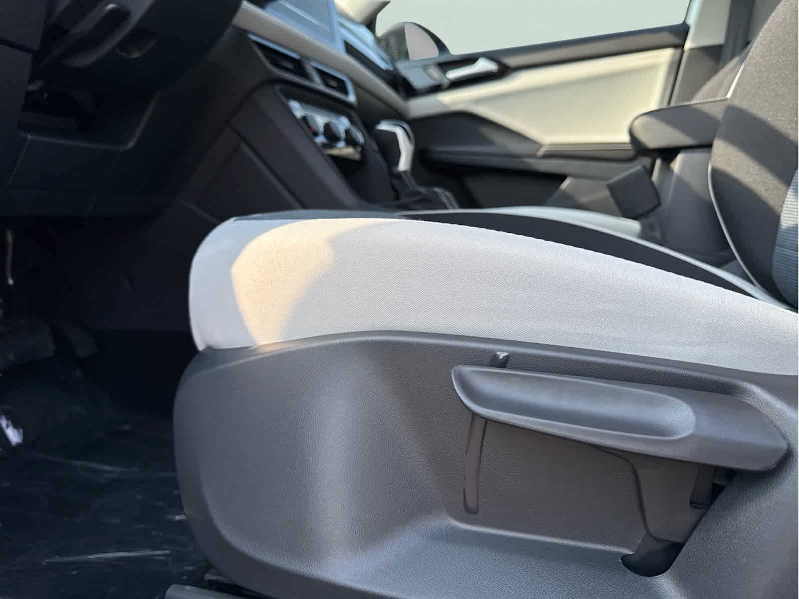 2025 Volkswagen Taos S photo 15
