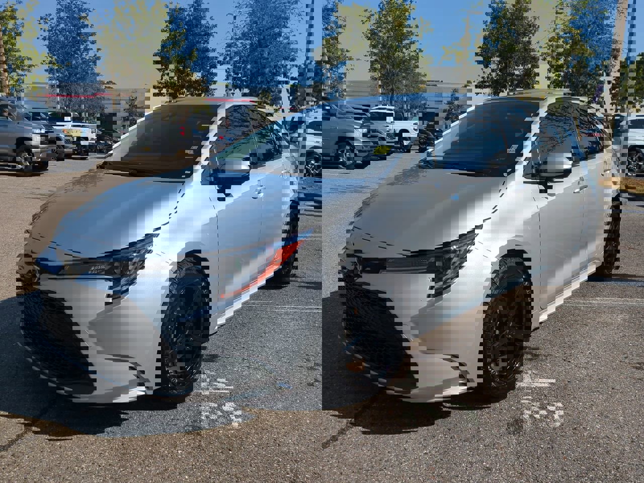2022 Toyota Corolla LE photo 2