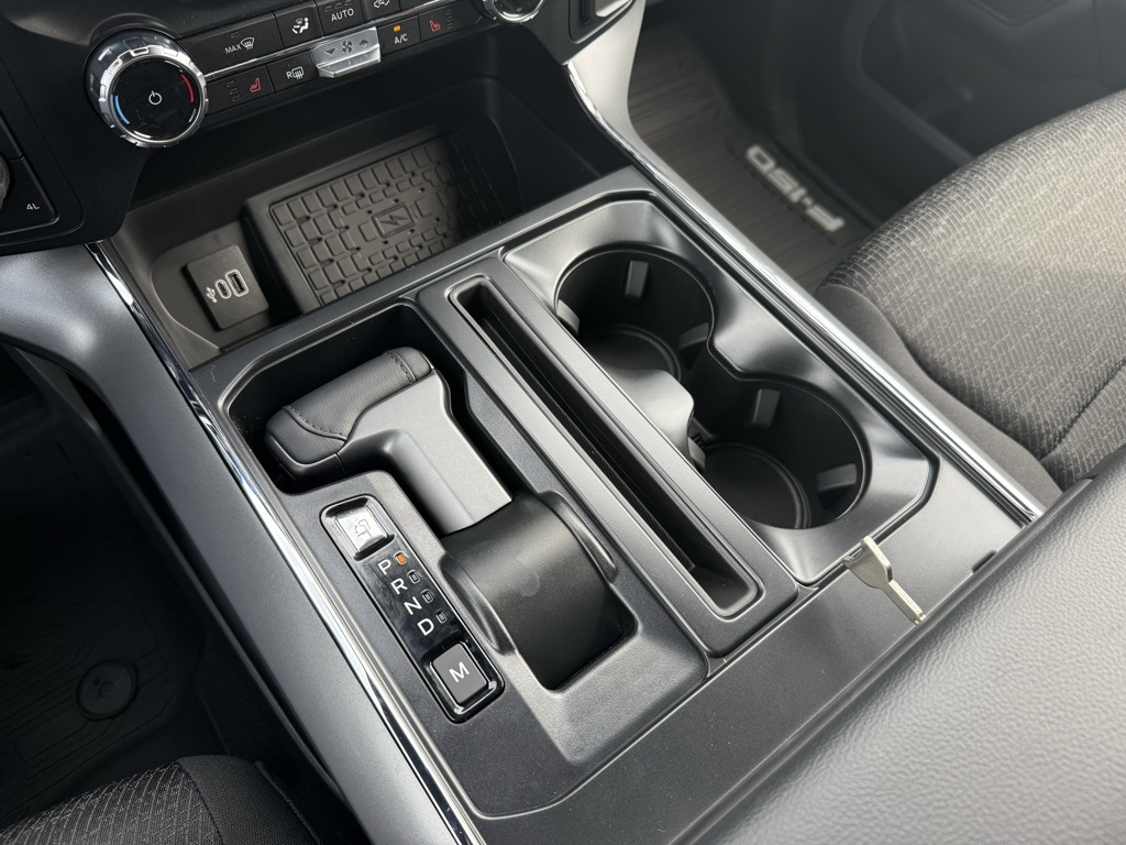 2025 Ford F-150 XLT photo 12