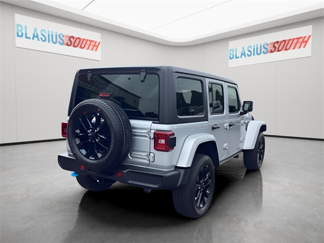 2023 Jeep Wrangler Sahara 4xe photo 3