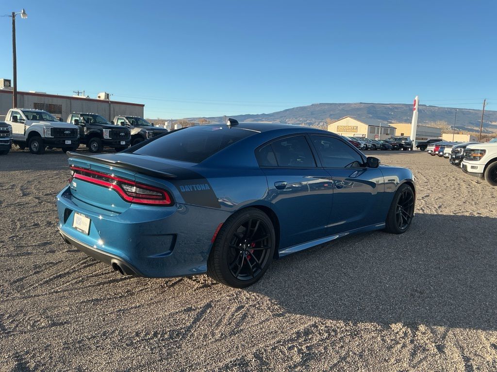 2022 Dodge Charger R/T Scat Pack photo 3