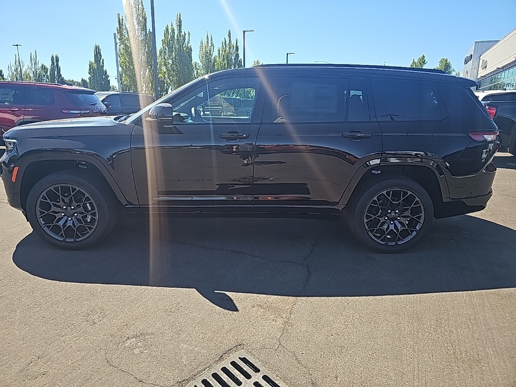 2025 Jeep Grand Cherokee L Summit Reserve photo 2