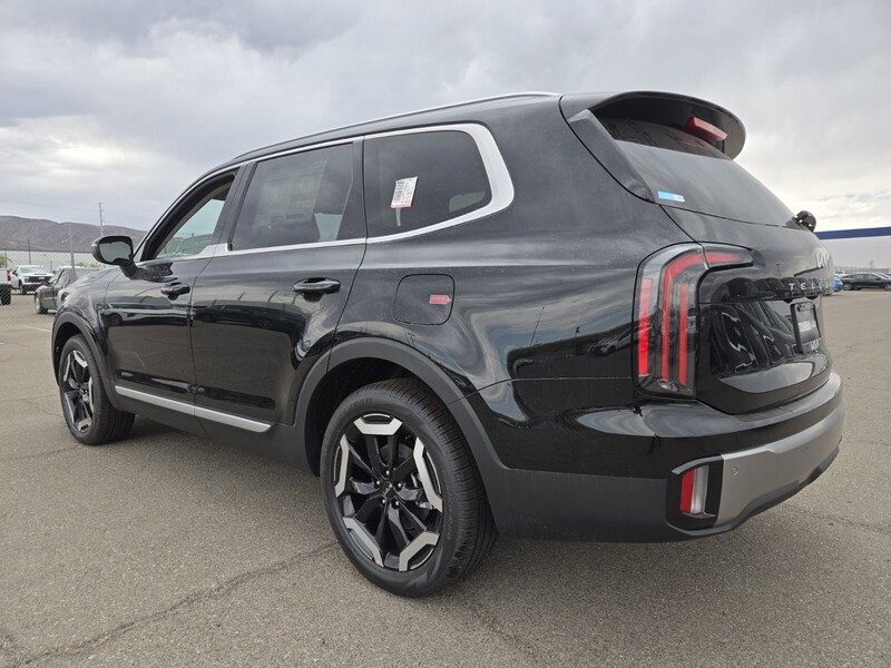 2025 Kia Telluride EX photo 4