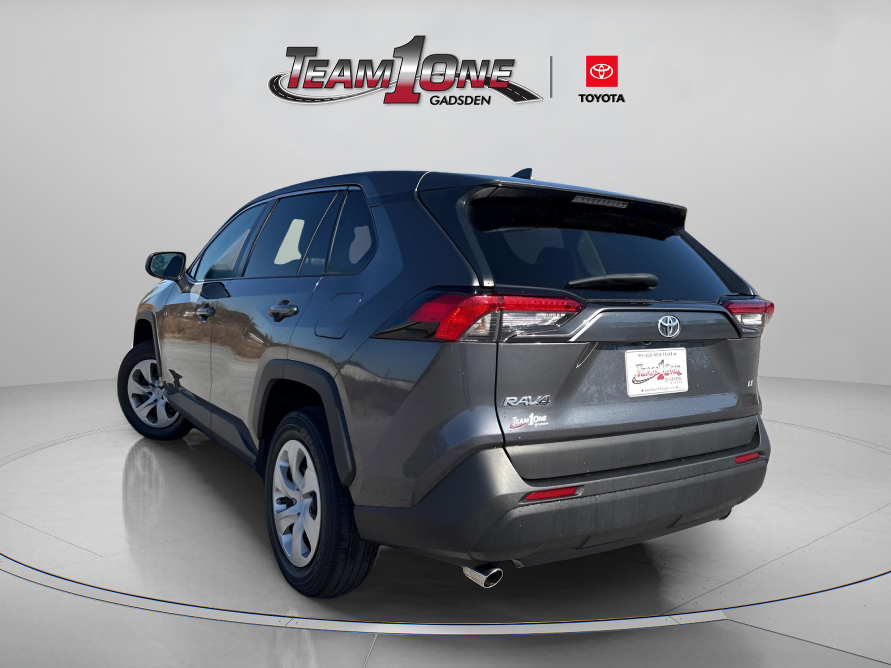 2023 Toyota RAV4 LE photo 3