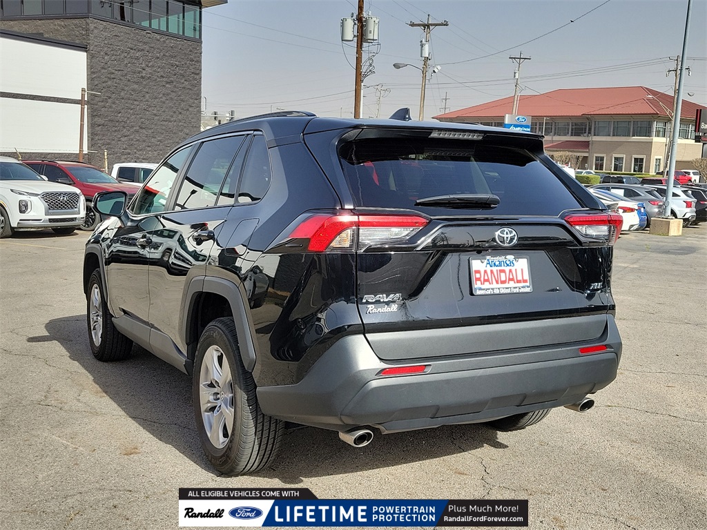 2023 Toyota RAV4 XLE photo 4