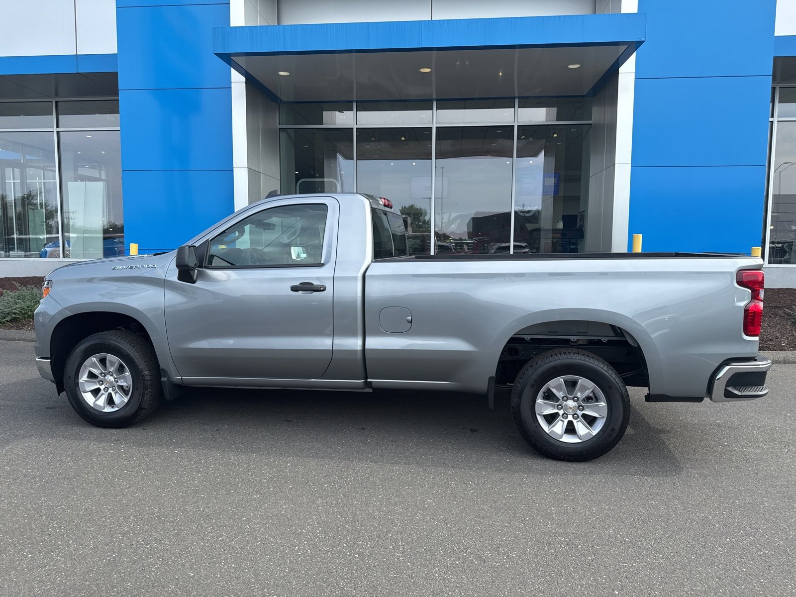 2025 Chevrolet Silverado 1500 photo 6