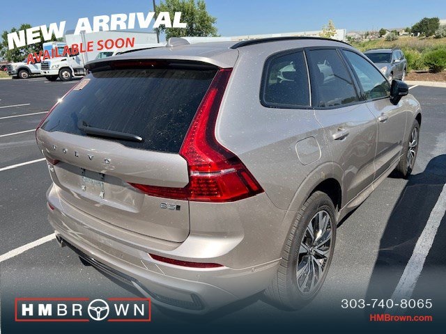 2025 Volvo XC60 B5 Plus photo 4