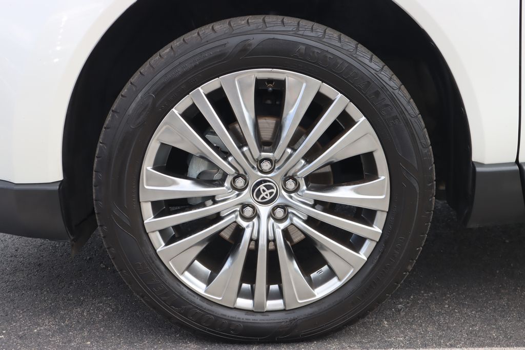 2021 Toyota Venza Limited photo 27