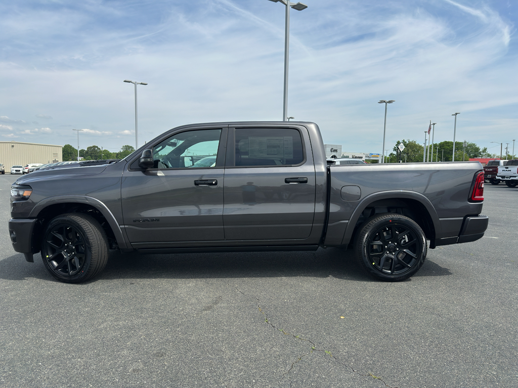 2025 Ram 1500 Laramie photo 3