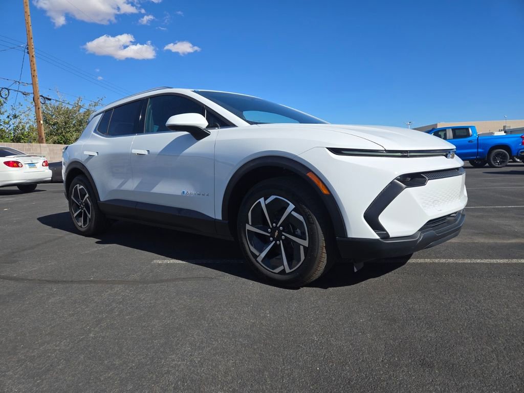 2026 Chevrolet Equinox EV 2LT's photo