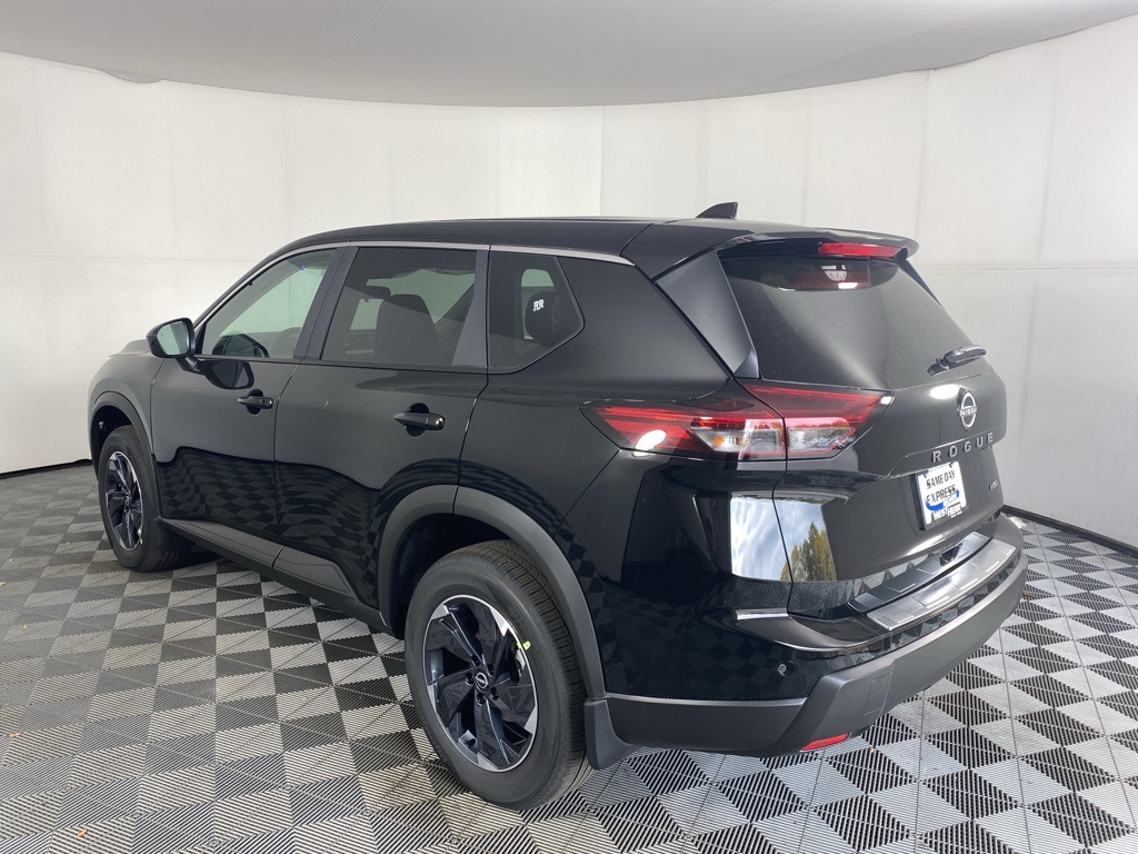 2026 Nissan Rogue SV photo 4