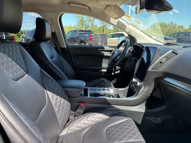 2024 Ford Edge Titanium photo 17