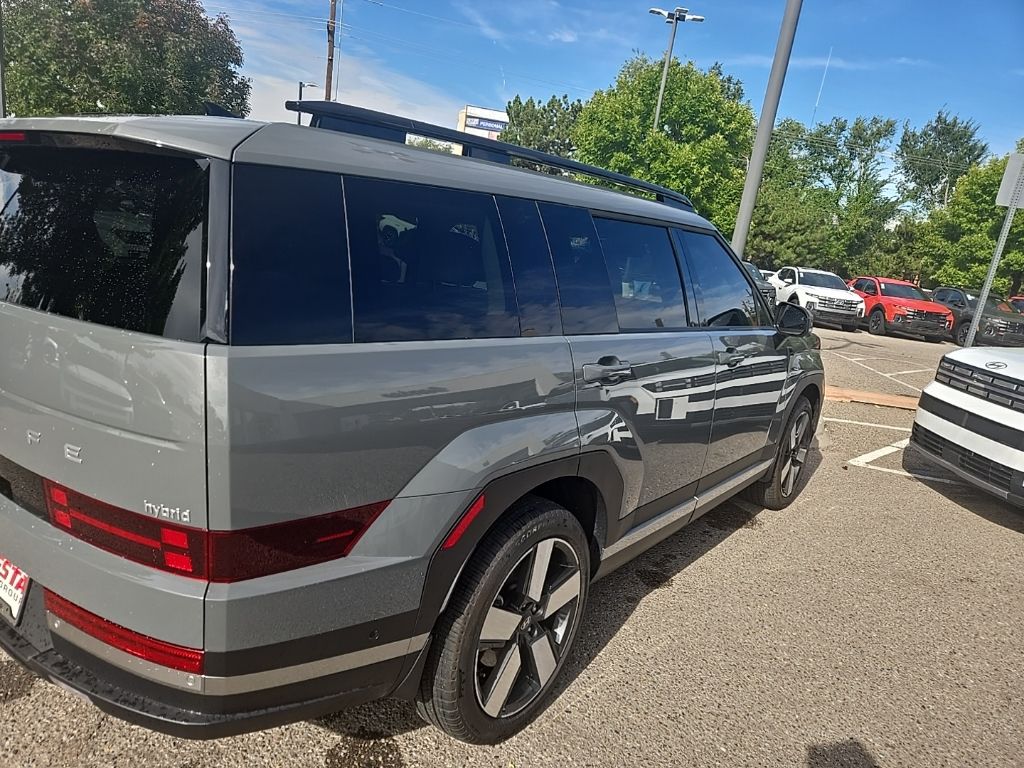 2025 Hyundai Santa Fe Limited photo 4