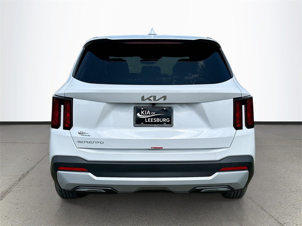 2026 Kia Sorento LX photo 4