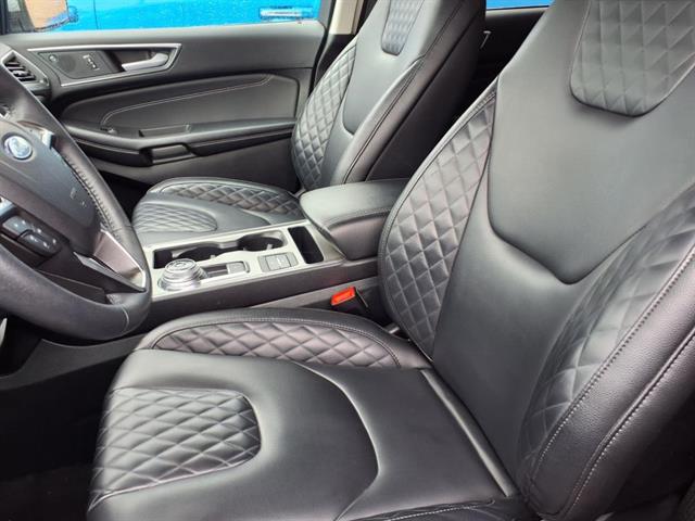 2024 Ford Edge Titanium photo 3