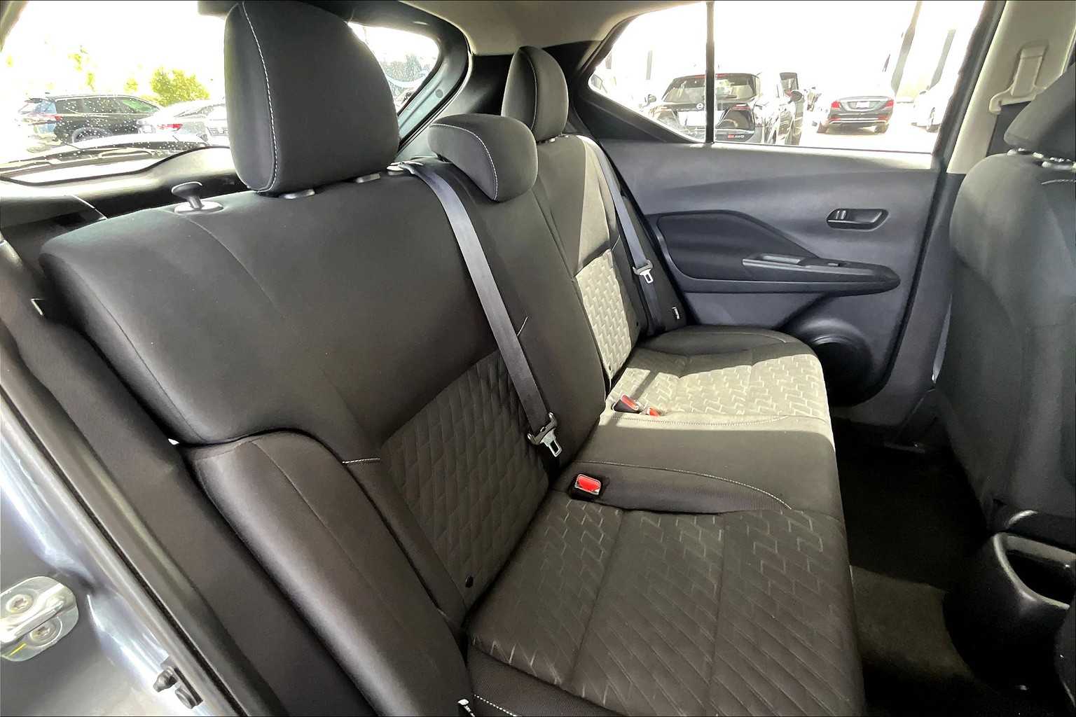 2021 Nissan Kicks S photo 19