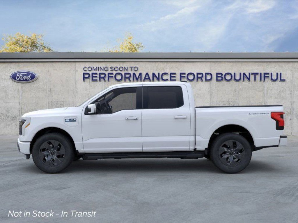 2025 Ford F-150 Lightning Lariat photo 3