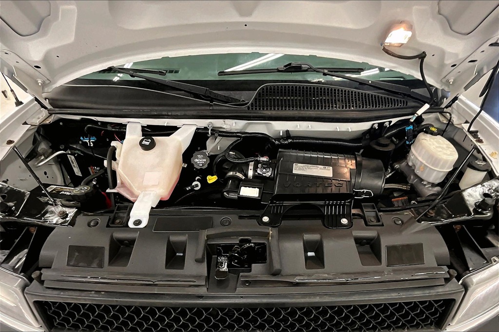2020 Chevrolet Express 2500 LT photo 8