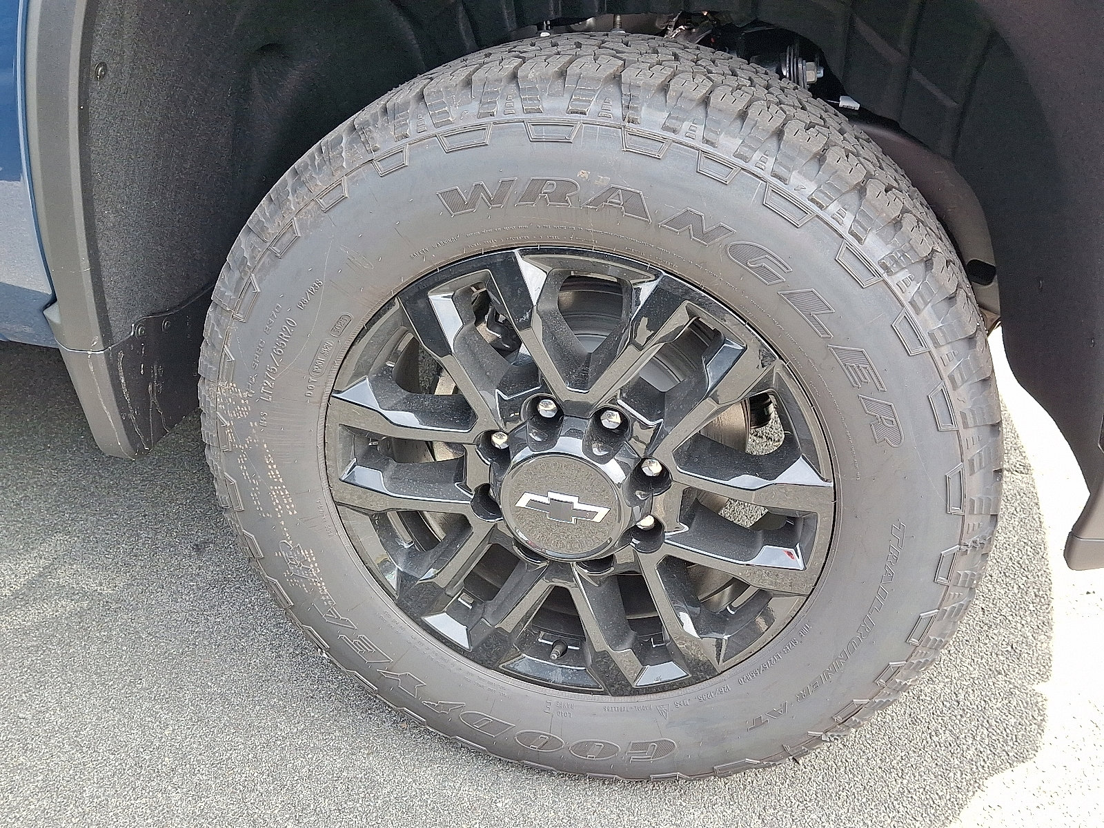 2026 Chevrolet Silverado 2500HD Custom photo 4
