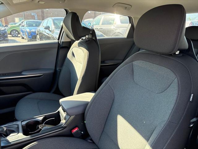 2025 Kia K4 LXS photo 2