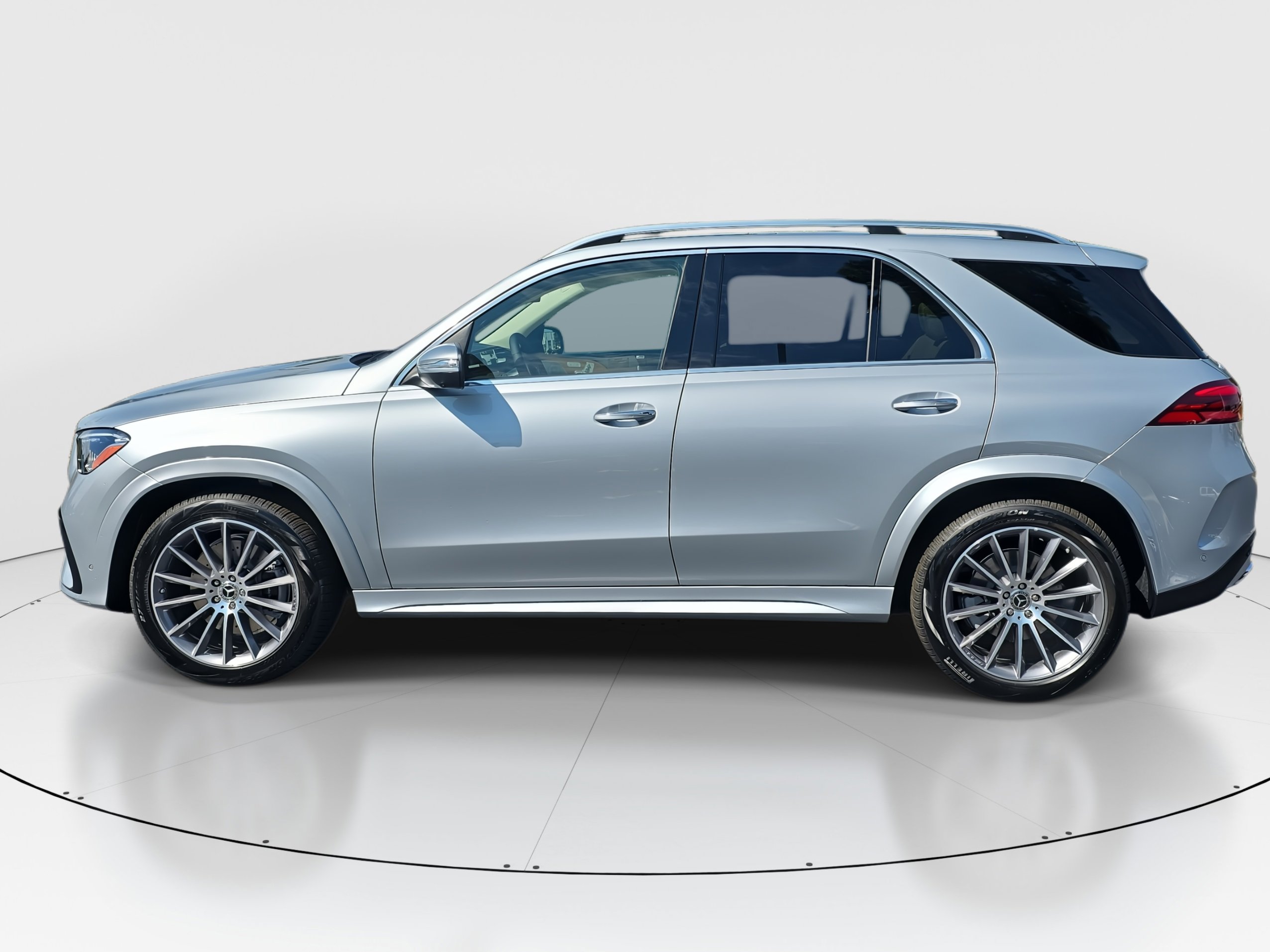 2025 Mercedes Benz GLE 350 4MATIC photo 2