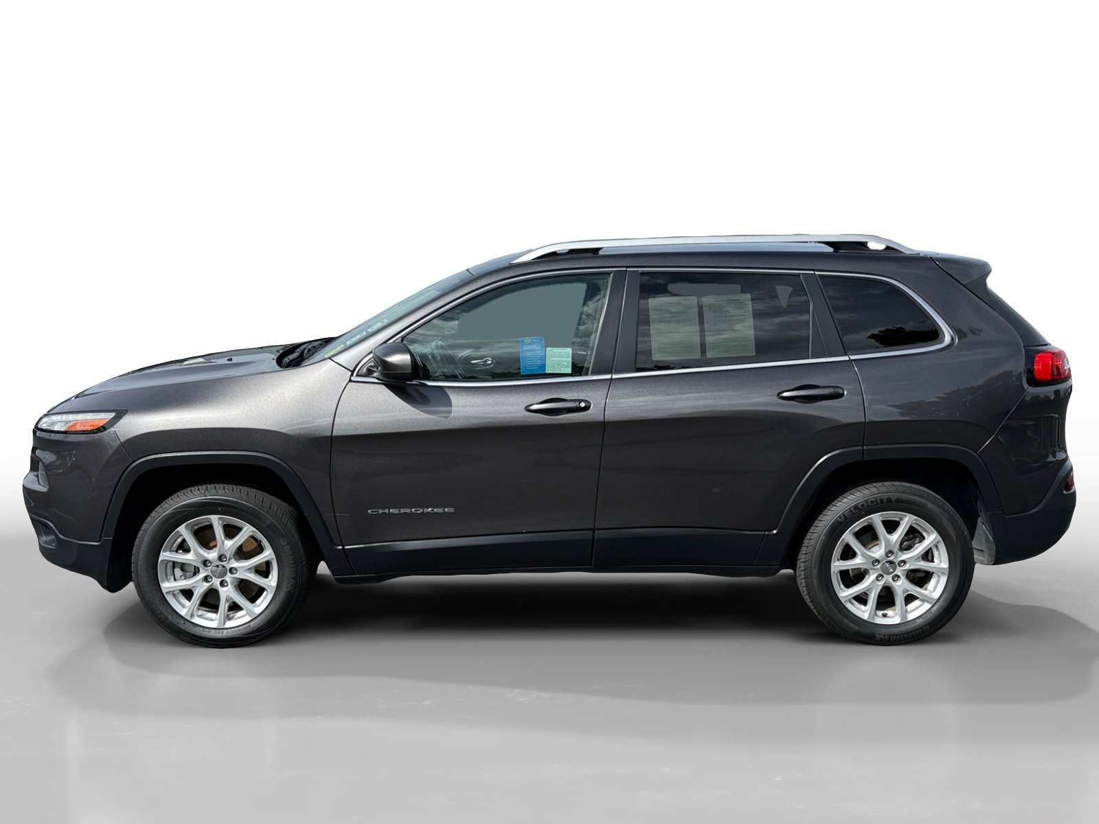 2015 Jeep Cherokee Latitude photo 2