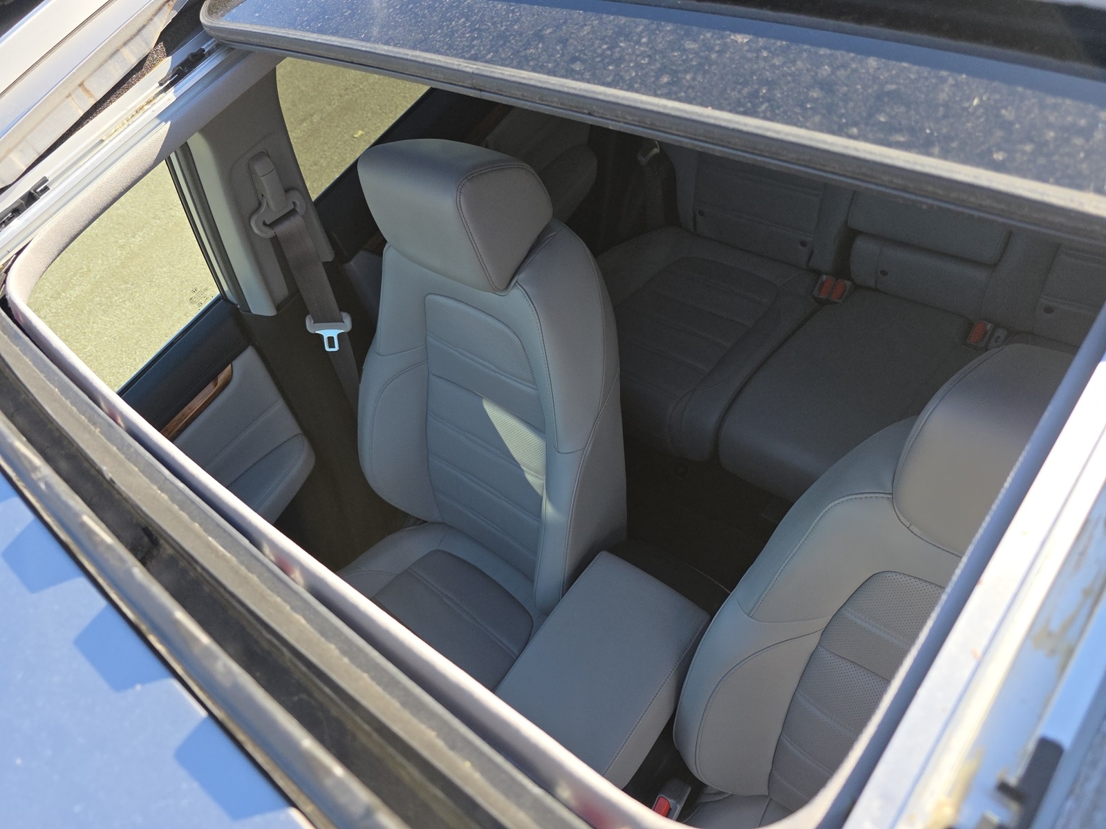 2022 Honda CR-V Touring photo 3