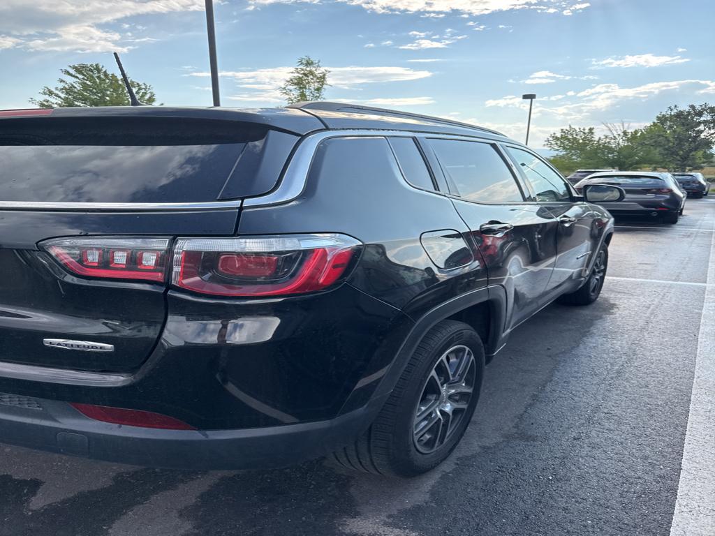 2020 Jeep Compass Latitude photo 2