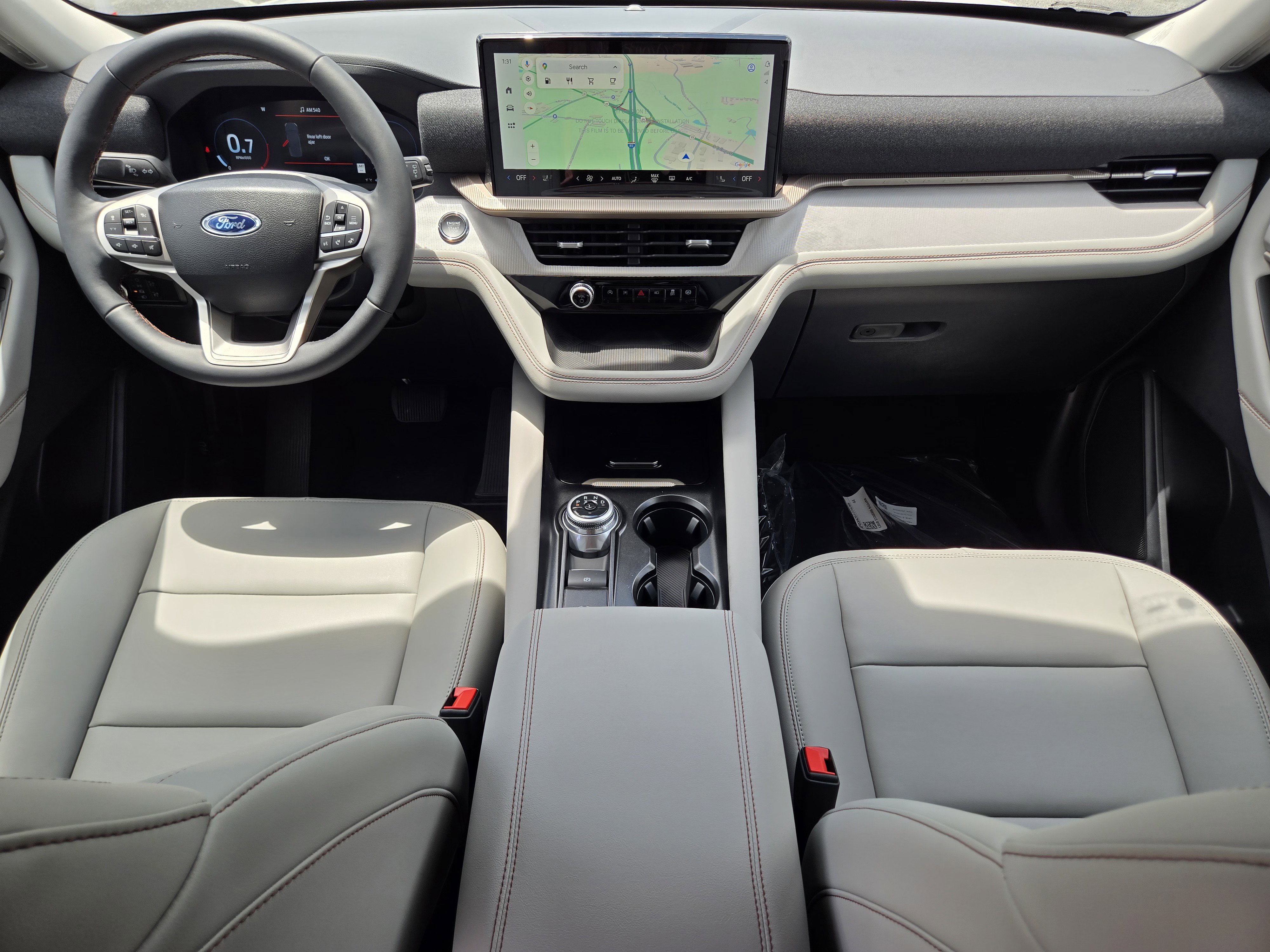 2025 Ford Explorer photo 3