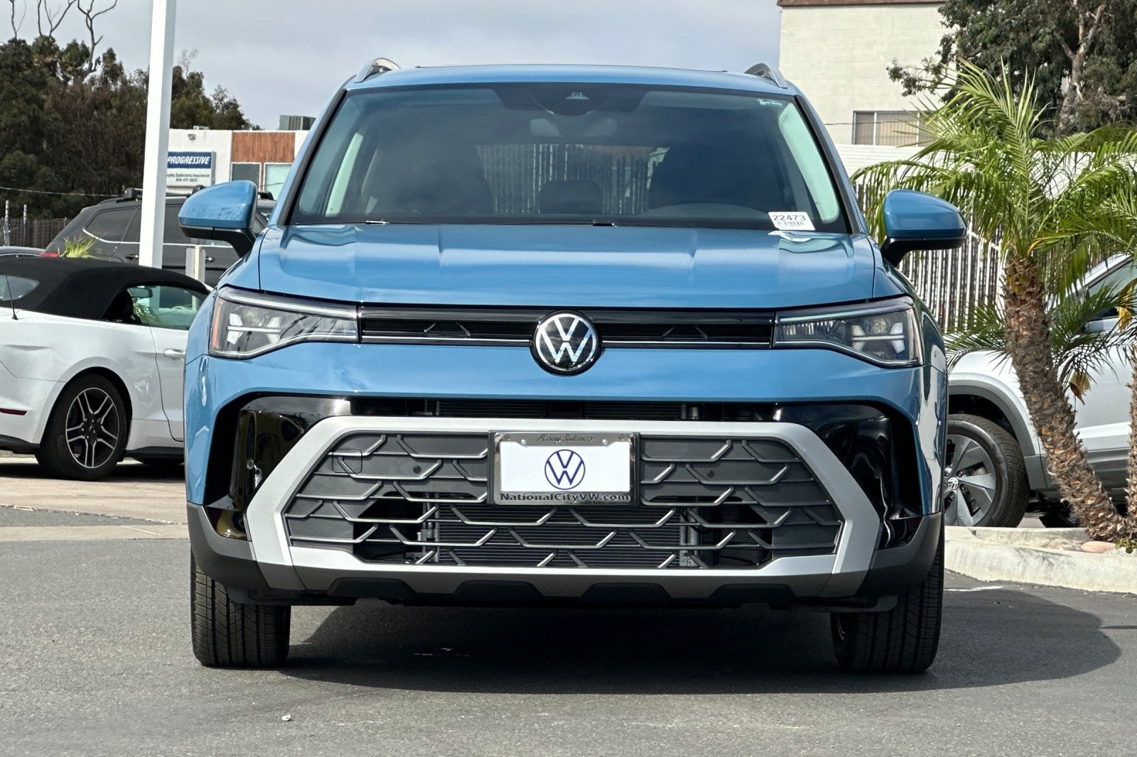 2025 Volkswagen Taos SE photo 3
