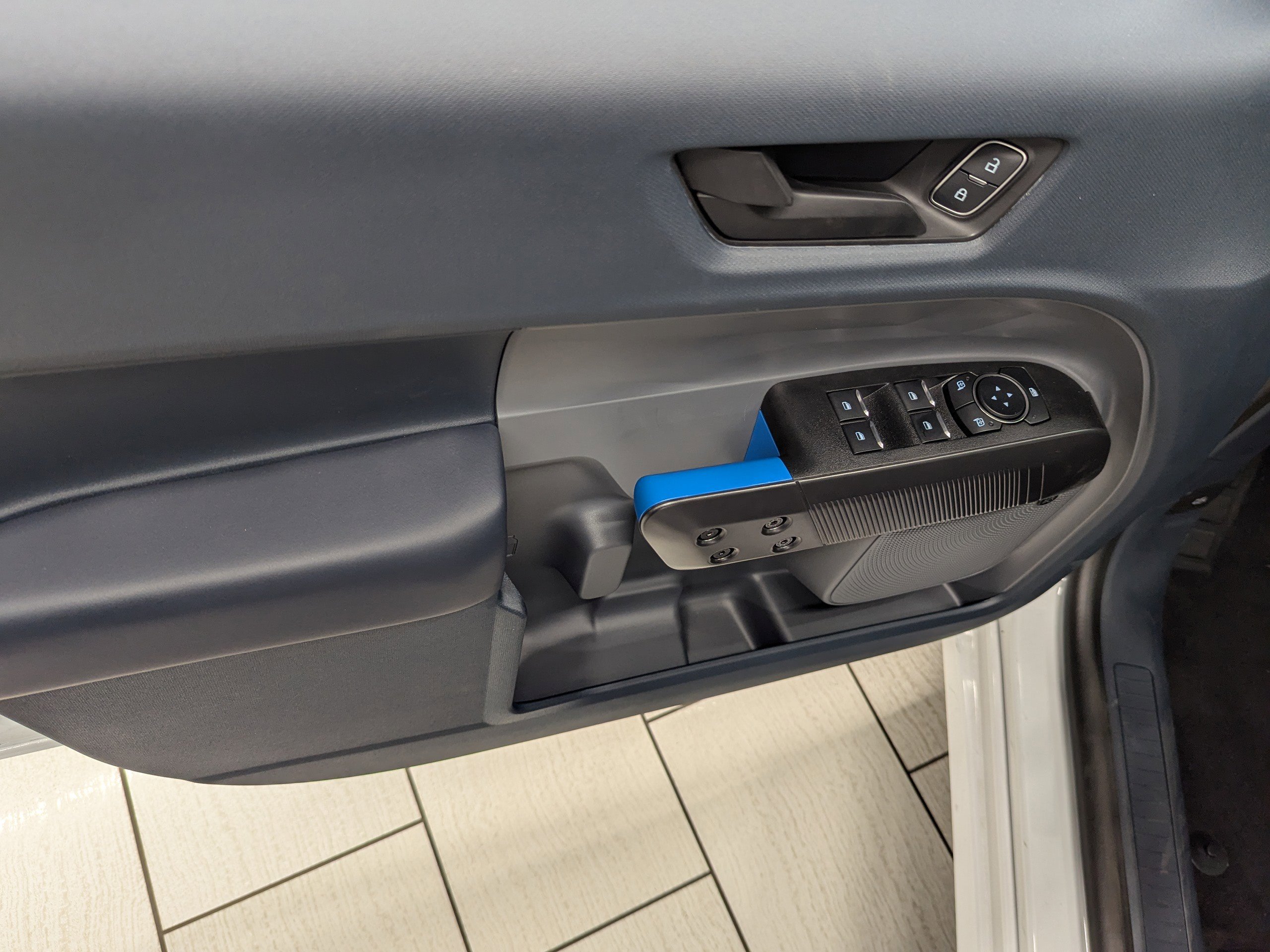 2025 Ford Maverick photo 4