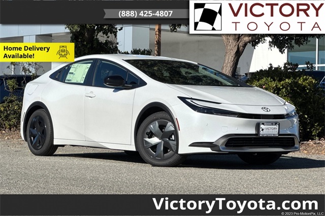 2026 Toyota Prius SE's photo