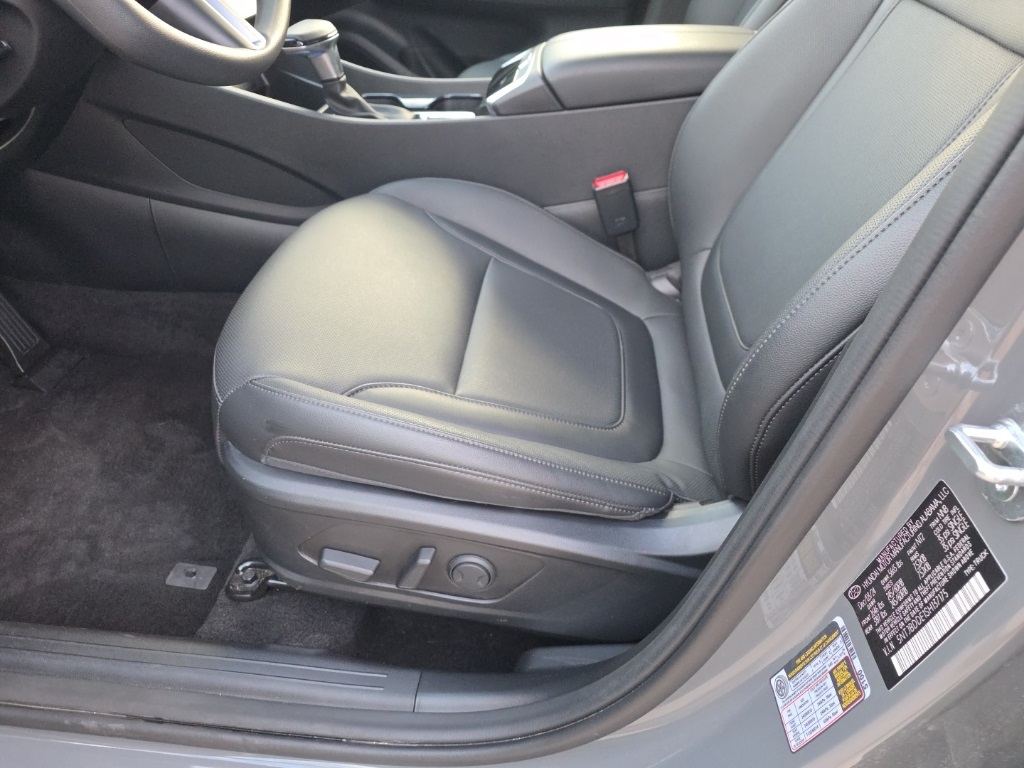 2025 Hyundai Santa Cruz SEL photo 8
