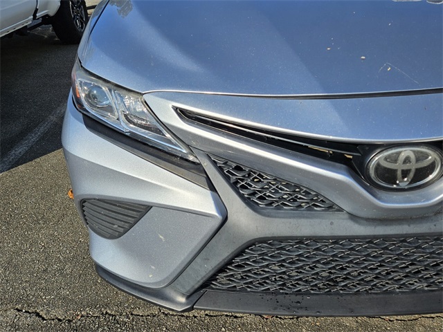 2018 Toyota Camry SE photo 15