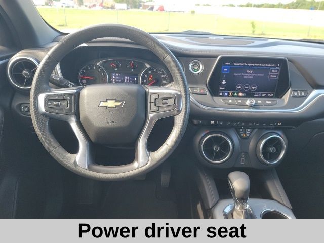 2022 Chevrolet Blazer photo 2