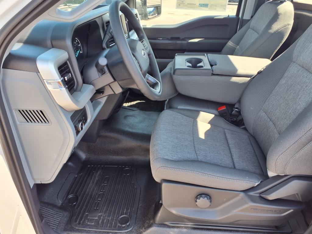 2026 Ford F-250 XL photo 4