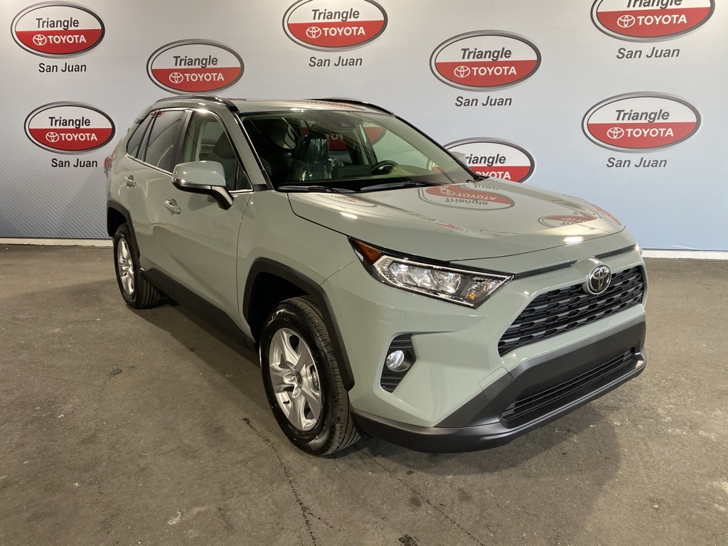 2025 Toyota RAV4 XLE photo 2