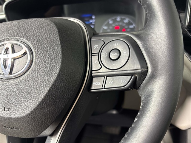 2023 Toyota Corolla Cross LE photo 15