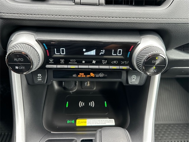 2024 Toyota RAV4 XLE photo 20