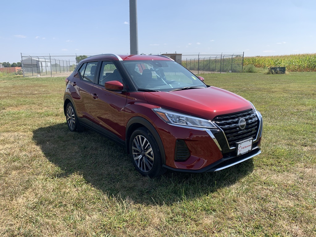 2023 Nissan Kicks SV photo 3
