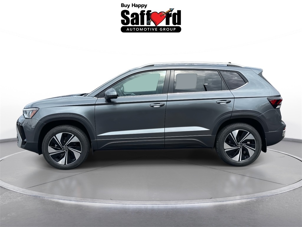 2025 Volkswagen Taos SE photo 4