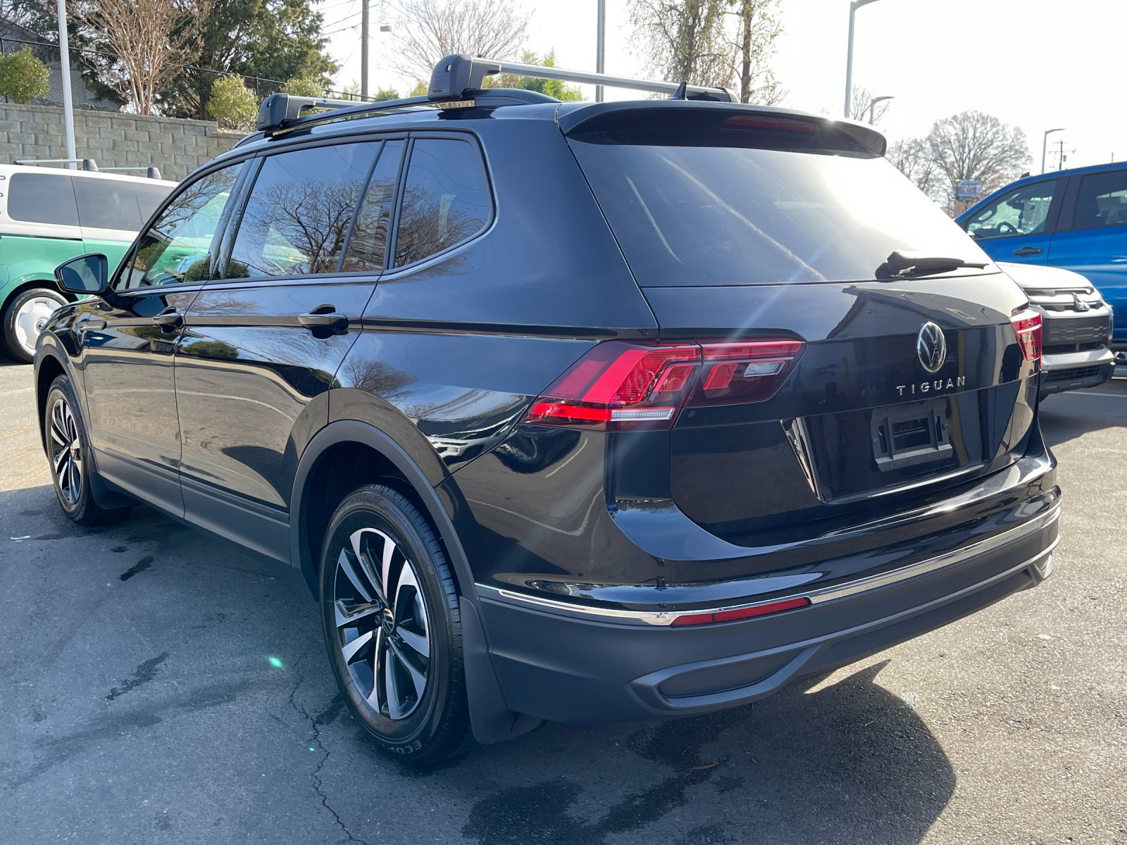 2024 Volkswagen Tiguan S photo 3