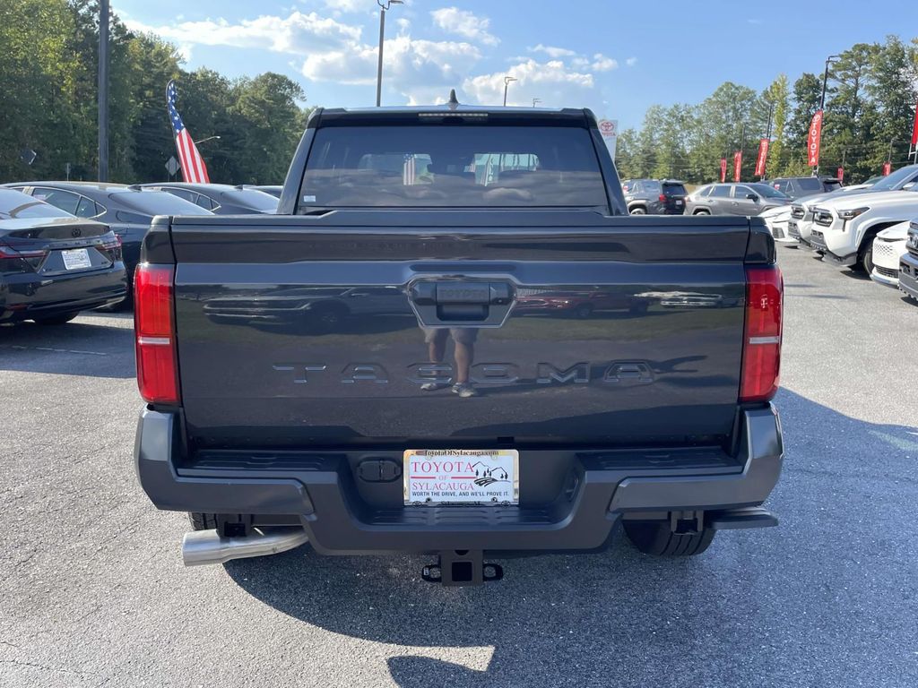 2025 Toyota Tacoma TRD Sport photo 3