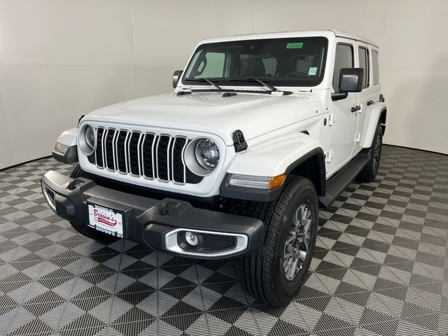 2025 Jeep Wrangler Sahara photo 2