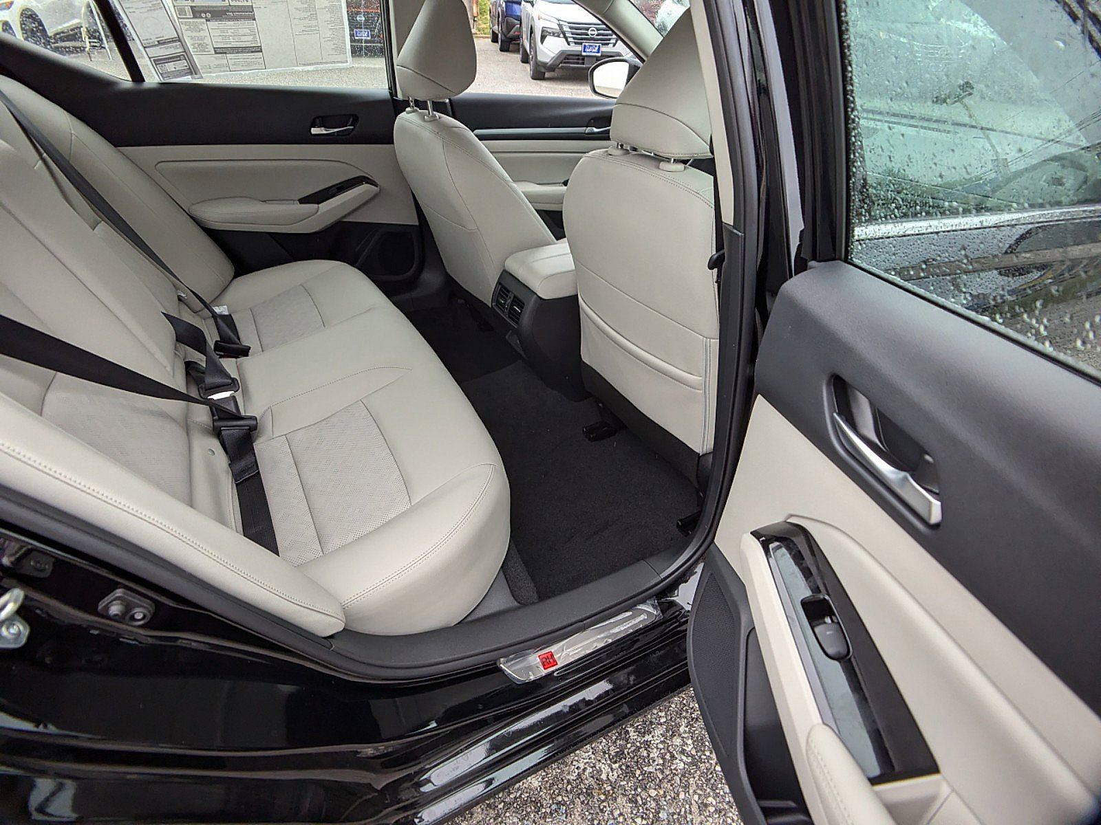 2025 Nissan Altima 2.5 SL photo 4