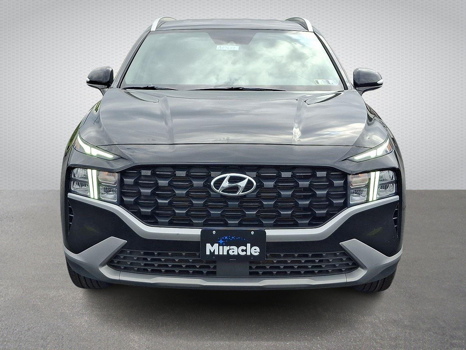 2023 Hyundai Santa Fe SEL photo 2