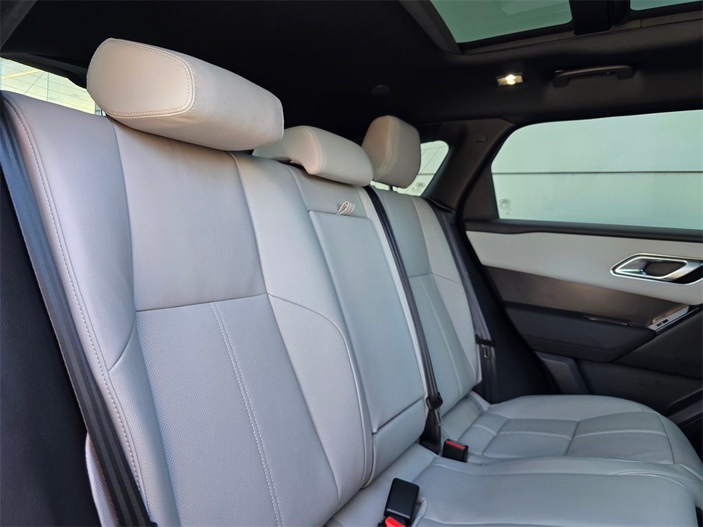 2026 Land Rover Range Rover Velar SE photo 26