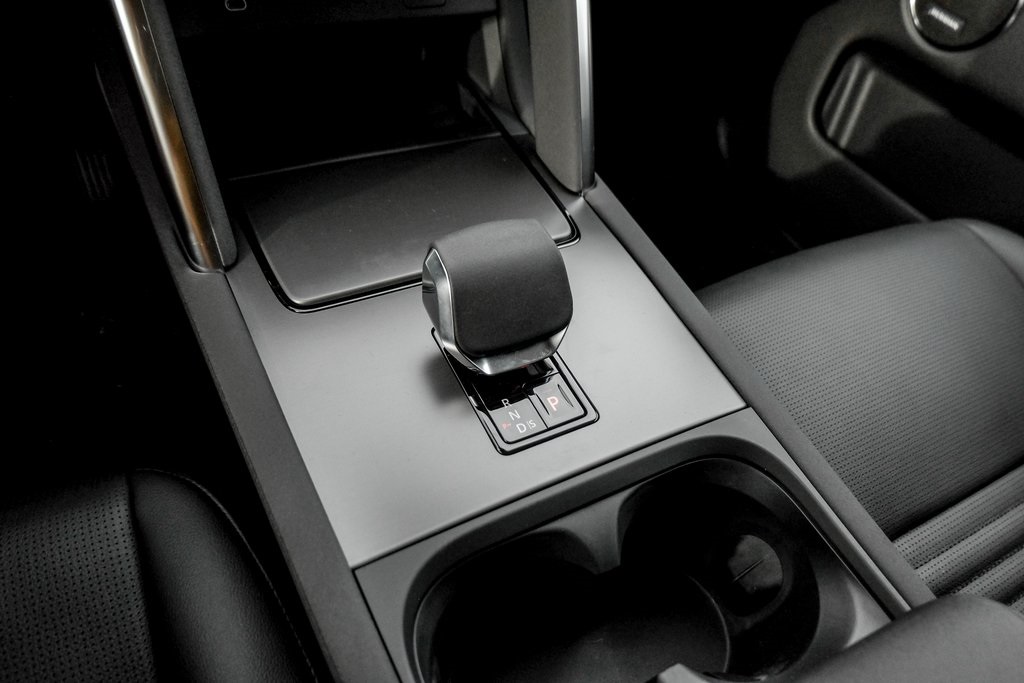 2025 Land Rover Discovery Sport S photo 14