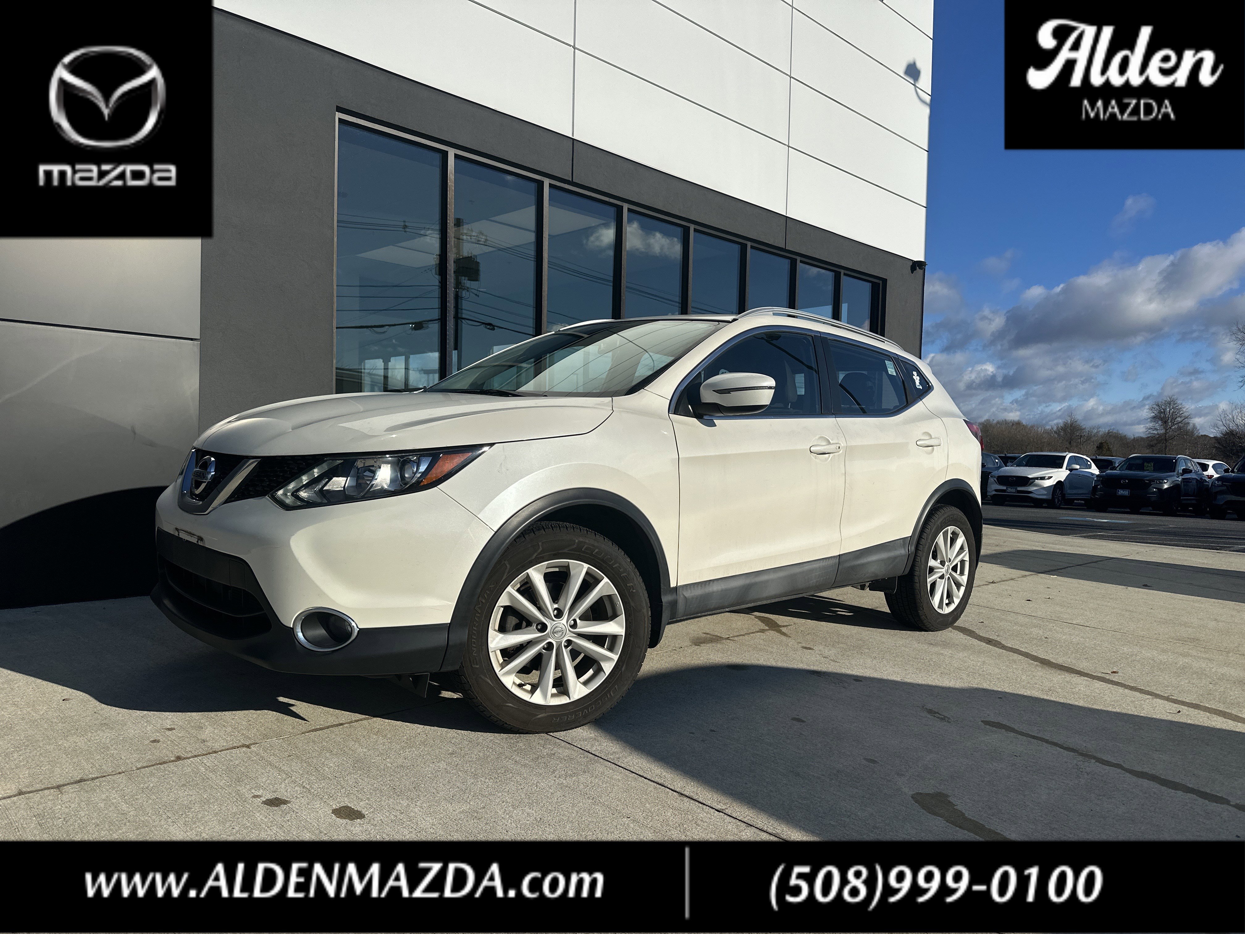 2017 Nissan Rogue Sport SV's photo