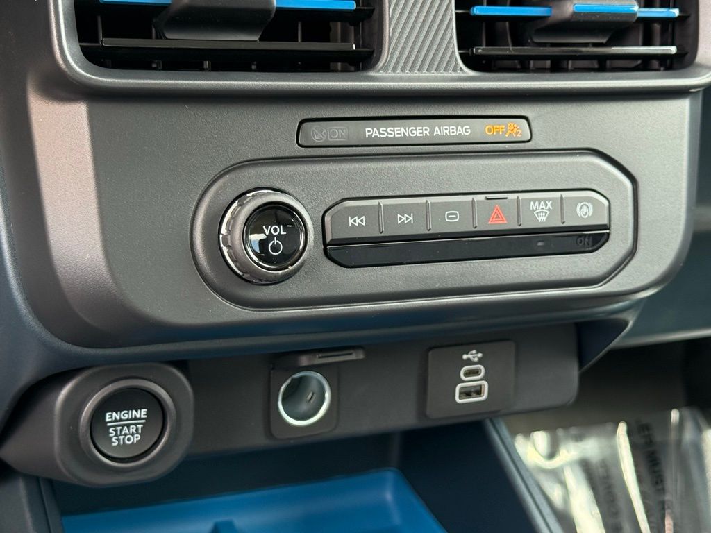 2025 Ford Maverick XLT photo 12